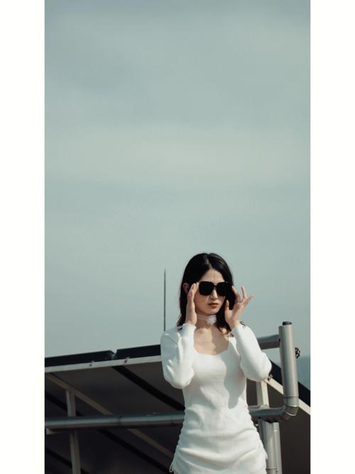 女生高冷一点的拍照姿势