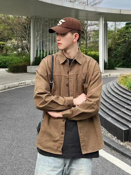 短头发男生拍照技巧