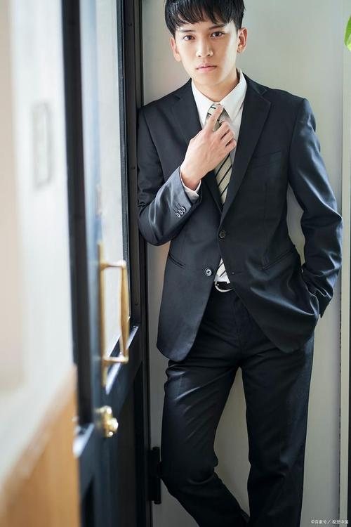 男士西装拍照姿势图片大全图2