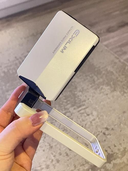 卡西欧自拍神器怎么传图到手机里面?