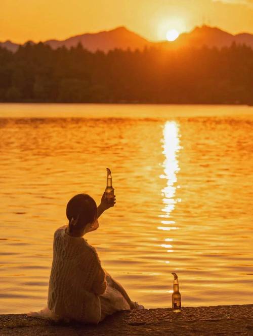 湖边拍照姿势怎么摆