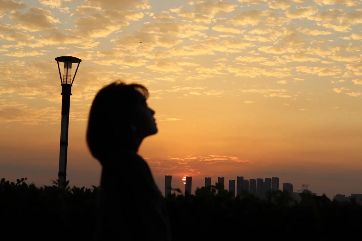 蓝色背景图纯色打光怎么弄图2