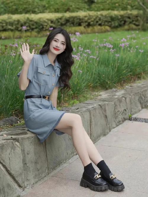 拍照姿势怎么摆女生全身图1