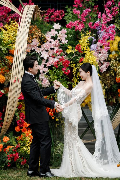 宣誓拍照角度多少合适图片图1