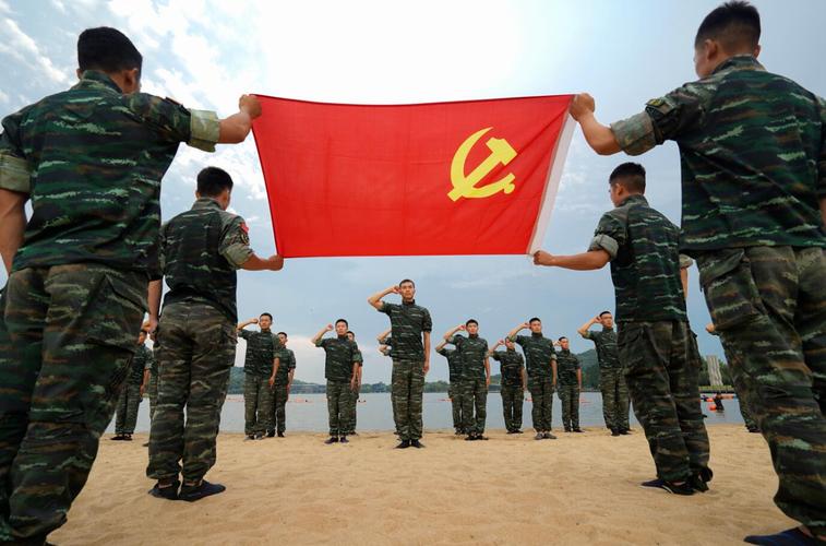 宣誓的时候为什么要举手,正确姿势是什么