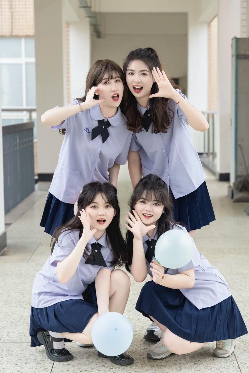 拍照姿势大全摆法多人图1