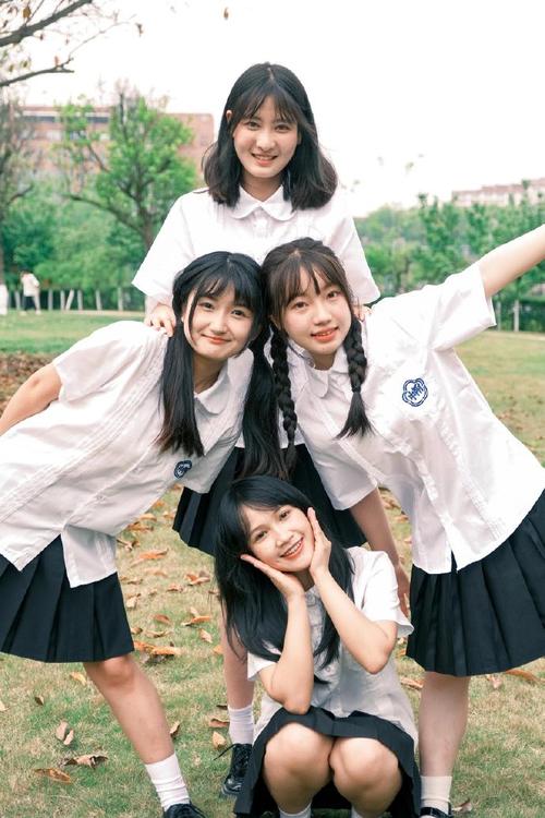 拍照姿势大全摆法多人图2