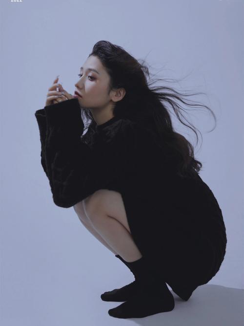 拍照姿势怎么摆女生酷酷的图片图1