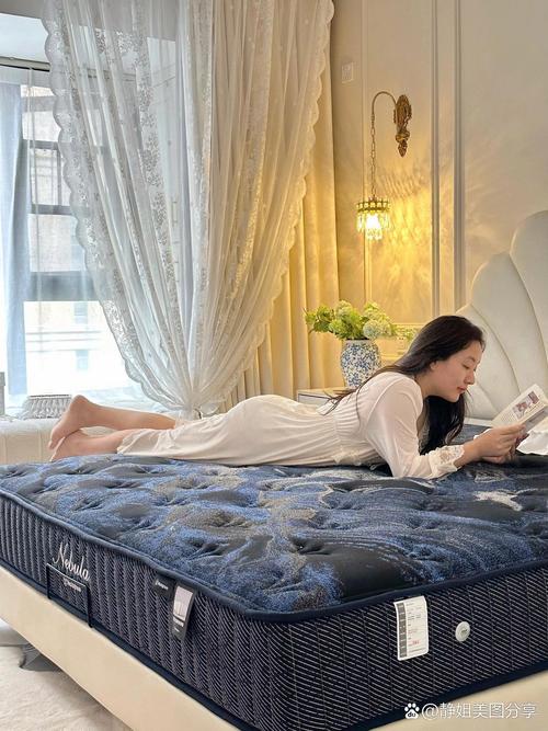 拍照如何摆姿势好看图片大全图2