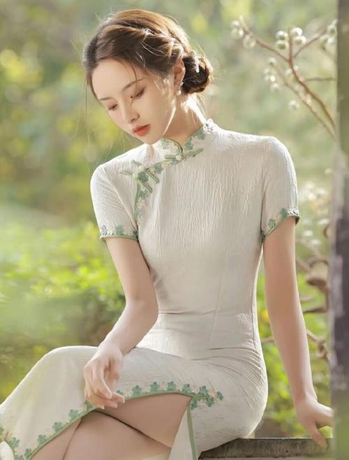 银杏树拍照姿势大全图3