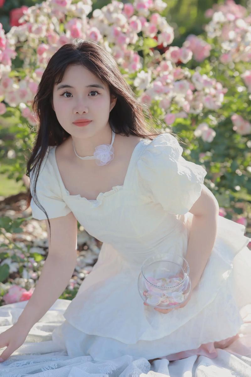 女士拍照姿势的摆法图解大全图3