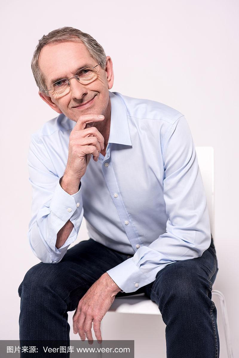 适合男士拍照的姿势图2