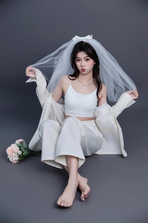 女人室内自拍怎么拍照好看女生8个室内拍照姿势简单自然上镜