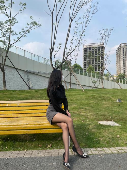 坐姿拍照姿势小短腿也能拍出大长腿