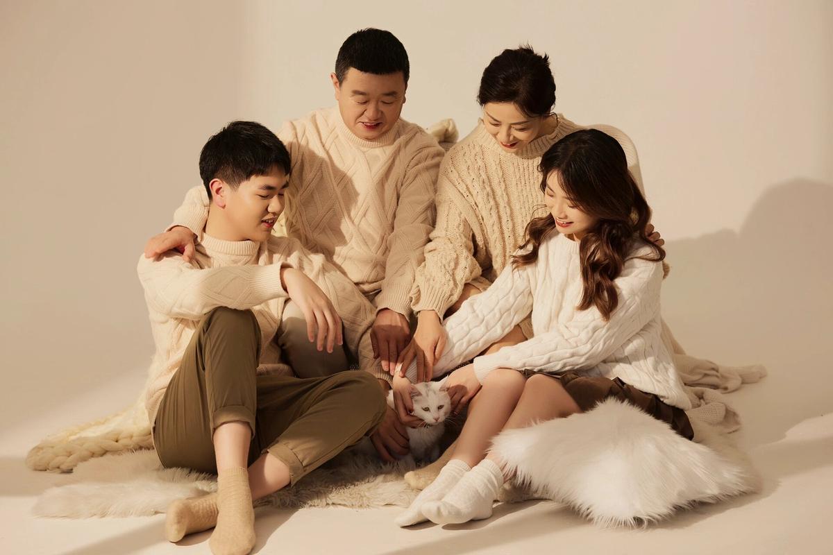 8人拍照姿势的摆法图图3