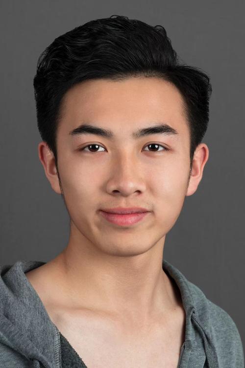 男生正脸自拍照技巧是什么?