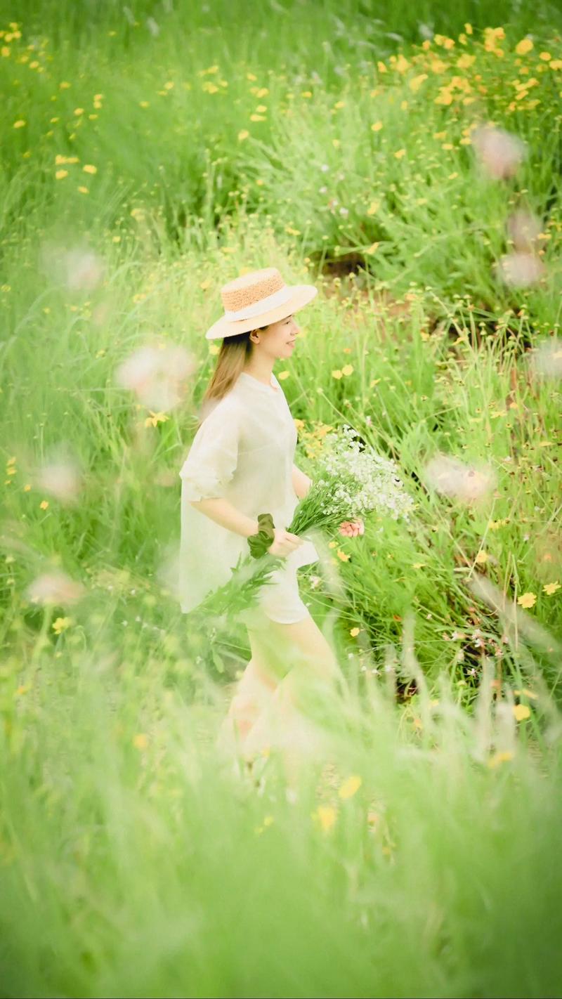 花丛中拍照的姿势怎样才漂亮呢