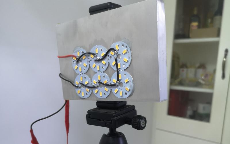 如何自制补光灯