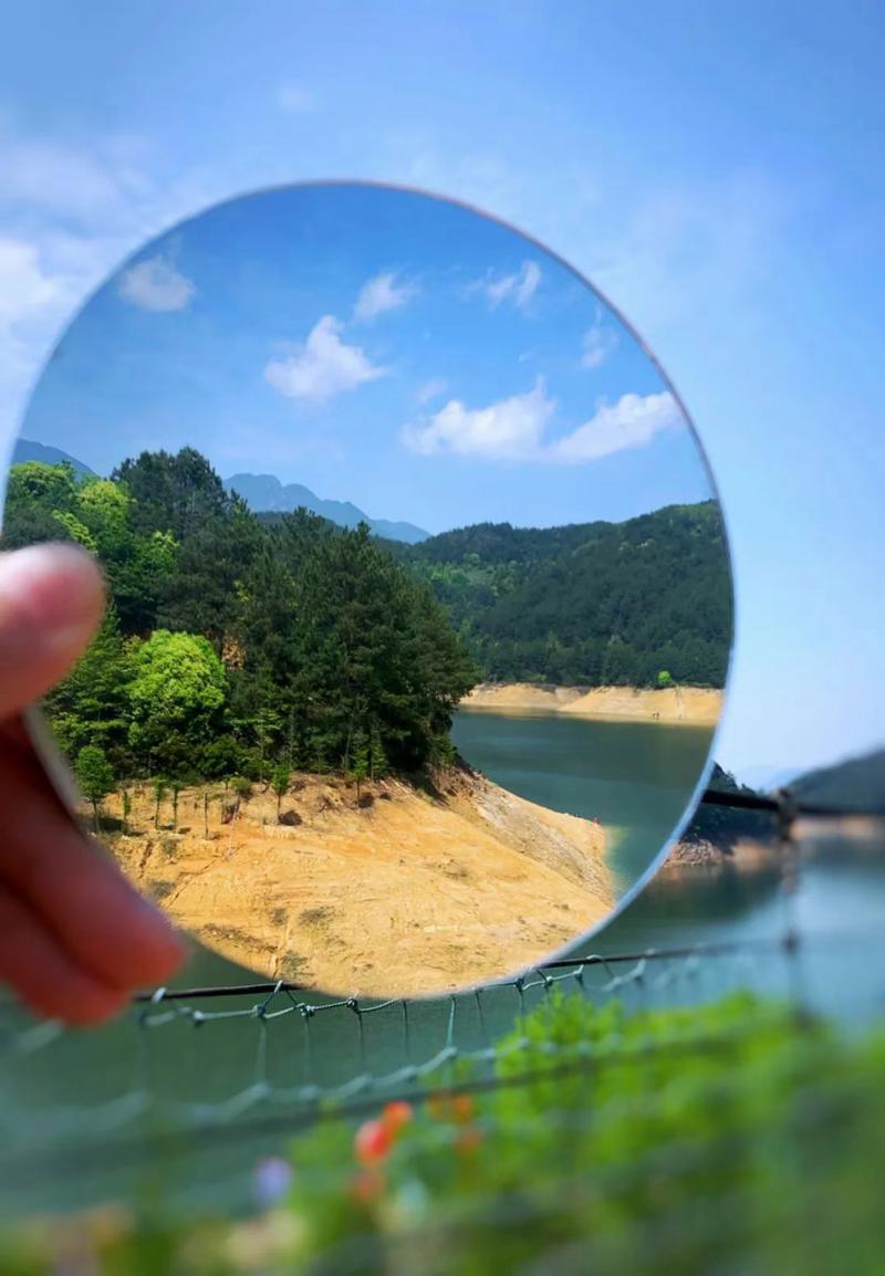 手机用镜子拍倒影镜子该放哪