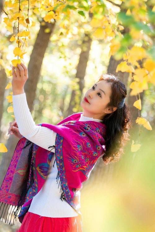 中老年拍照姿势的摆法