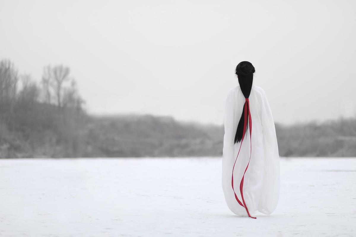 背影美女高清图片唯美伤感的背景素材