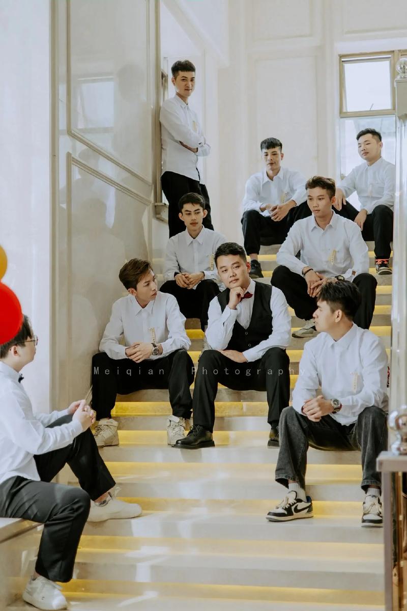 男生比较帅的拍照姿势图2