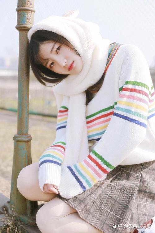 喝咖啡拍照姿势图1