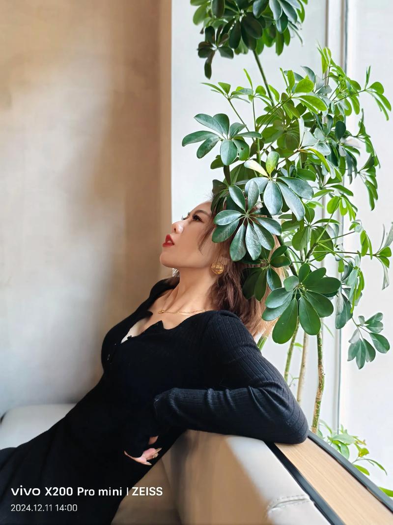 怎样用手机拍人物照好看图2