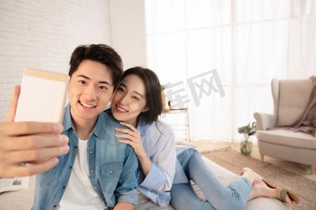 女士拍照姿势的摆法图解图2