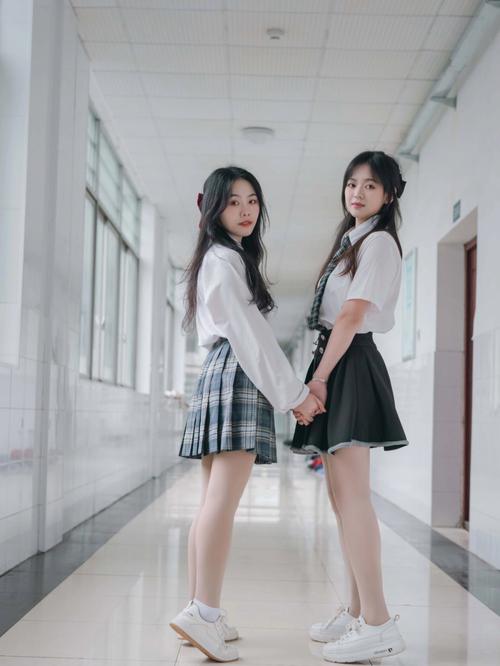 在校园拍照姿势图2