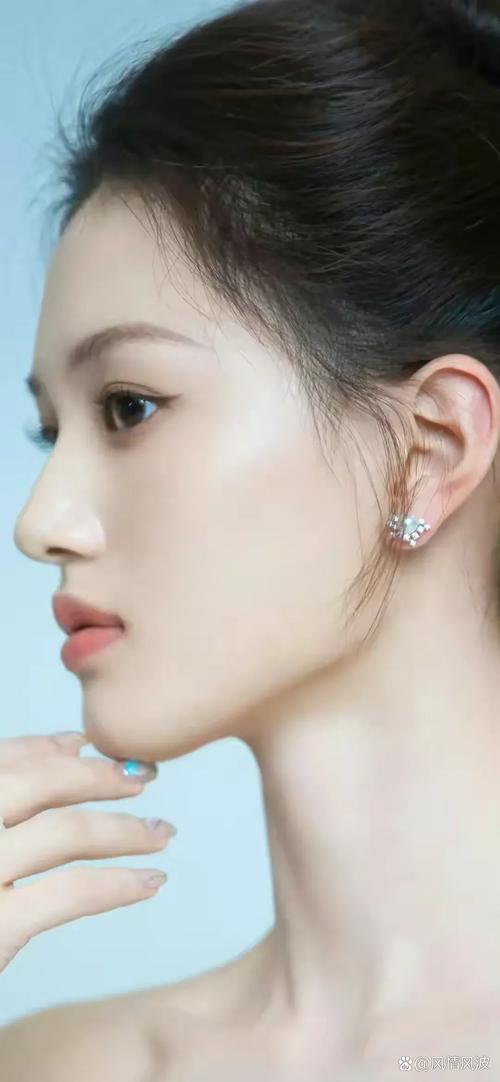 侧脸拍照不好看?学会这三点,让你成为“侧脸杀”女孩