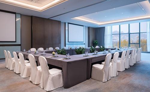 回字形会议桌怎么拍照