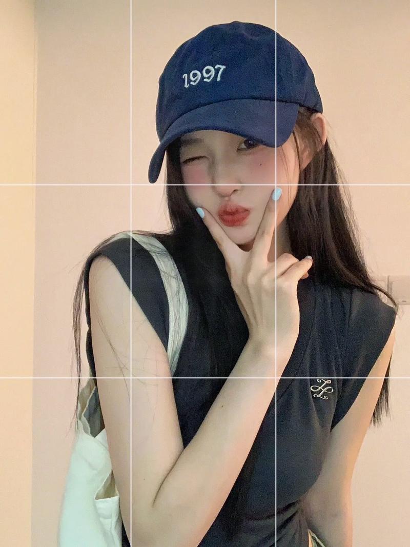 照相时喜欢出剪刀手的人,反应出这个人怎样的性格和心理特点啊?求...