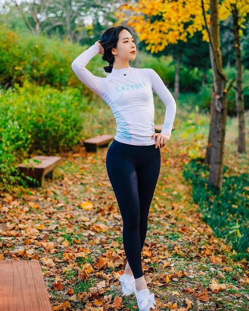 拍照姿势女生霸气图3