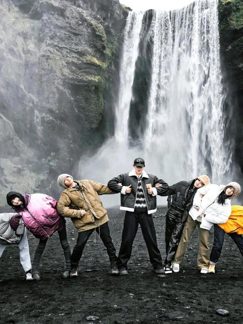 集体拍照姿势大全图片图1