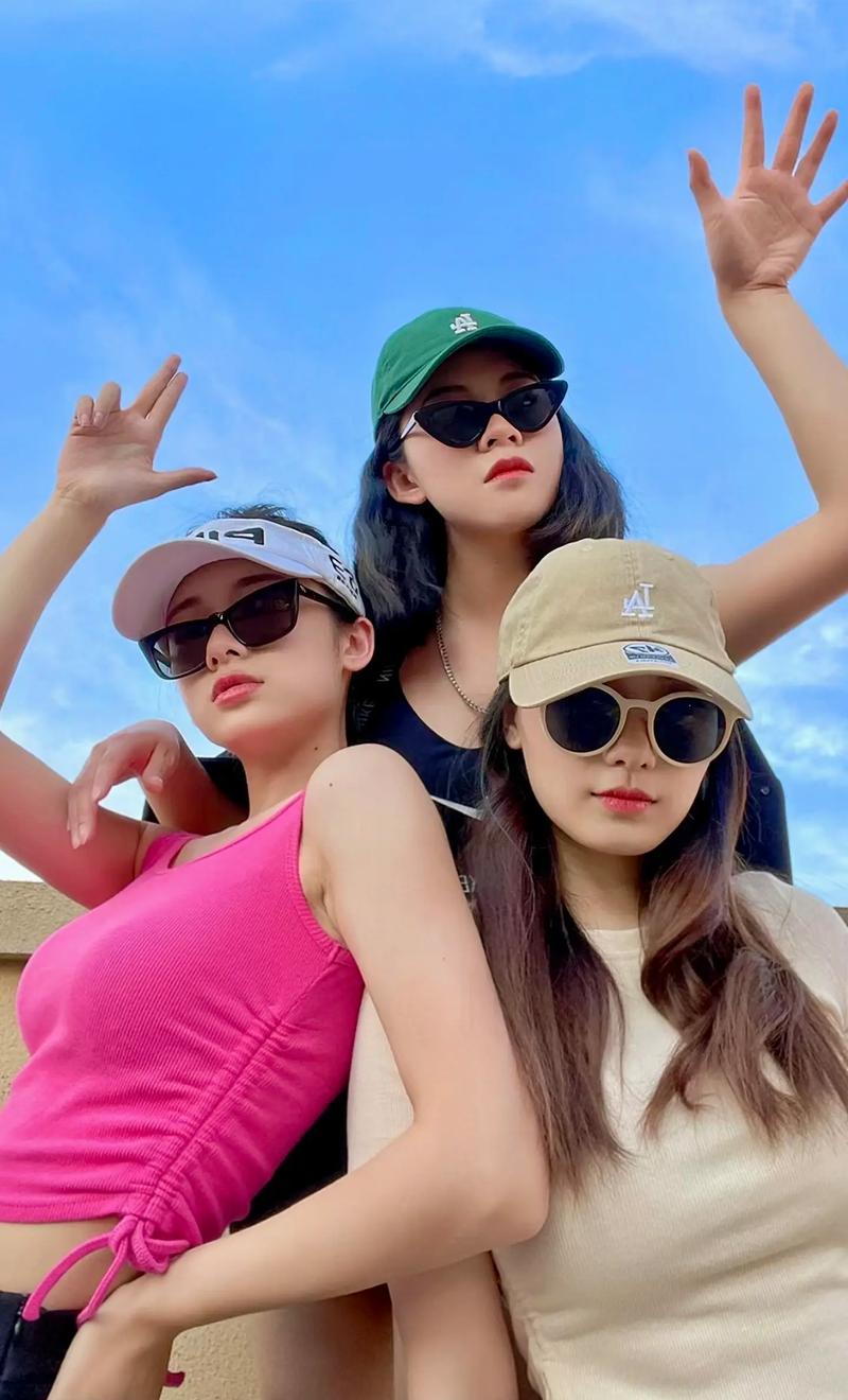 山上拍照的姿势图3