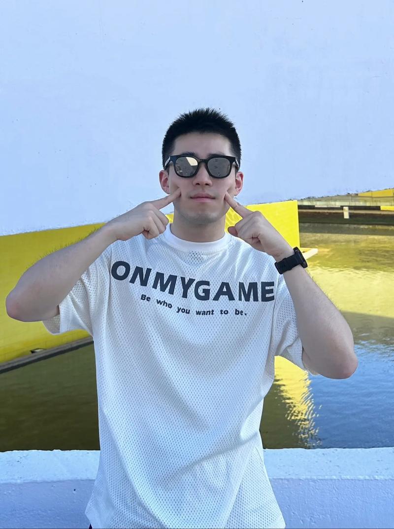 男生拍照姿势的摆法视频图1