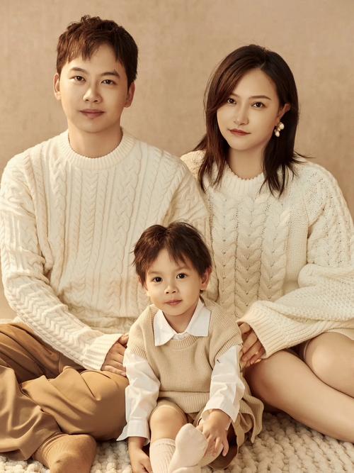 幼儿园全家福照片怎么拍