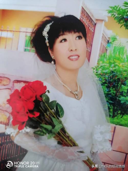 拍照姿势怎么摆好看图片红底白底图3