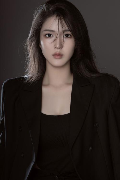 拍照姿势男士商务图3