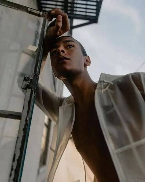 照相姿势怎么摆好看男图3