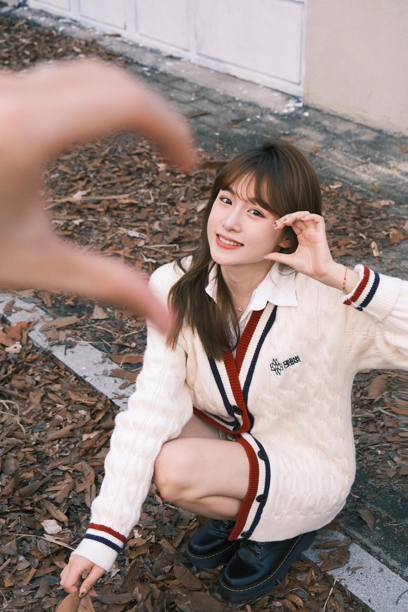 照相摆什么姿势好看