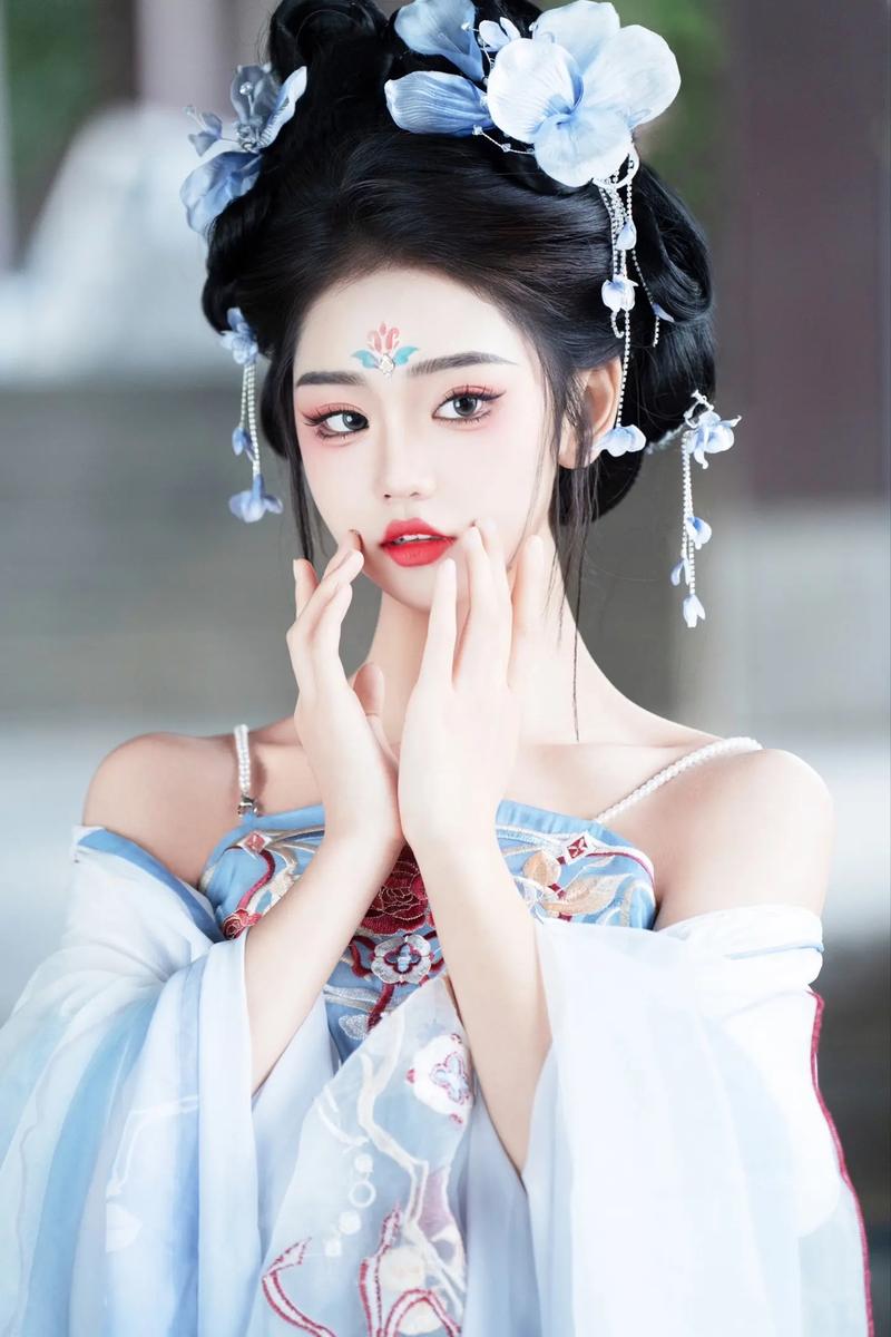 汉服拍照姿势怎么摆女生图片图1