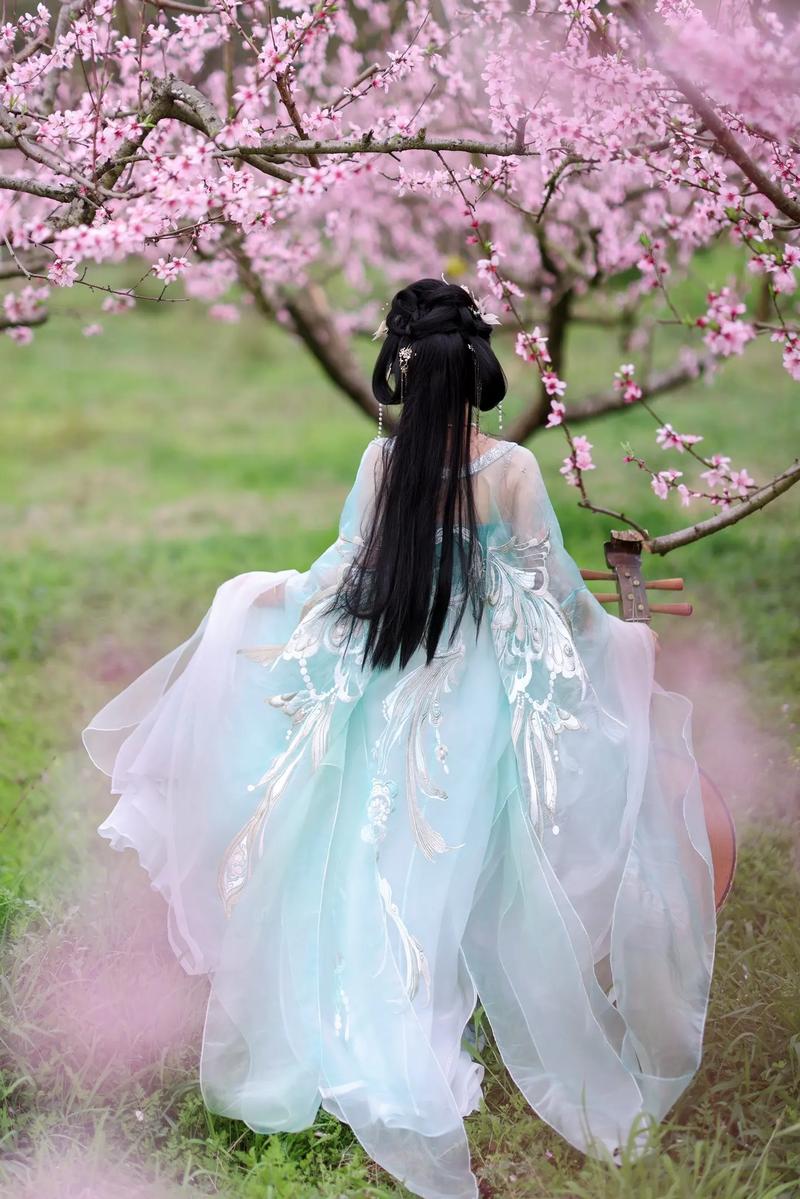 汉服拍照姿势怎么摆女生图片图3