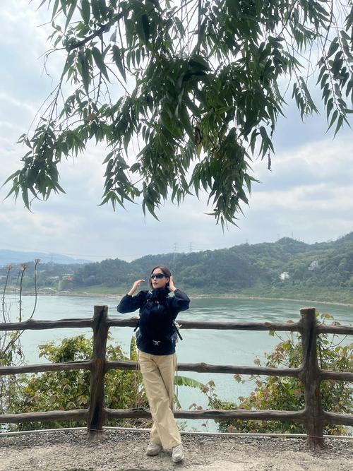 热门拍照姿势图1