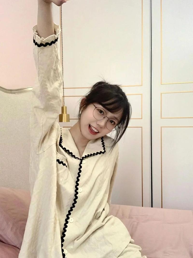 女人拍照姿势的摆法图图1