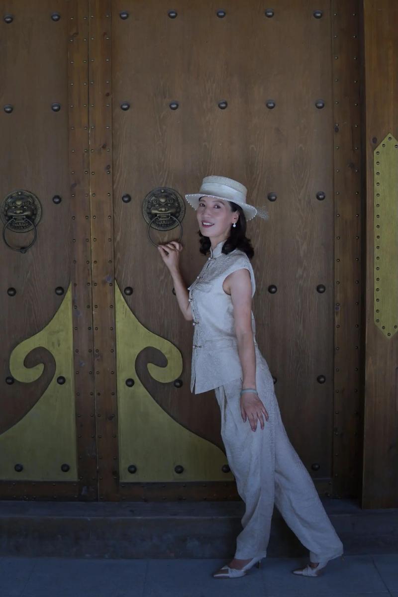 女人拍照姿势的摆法图图3