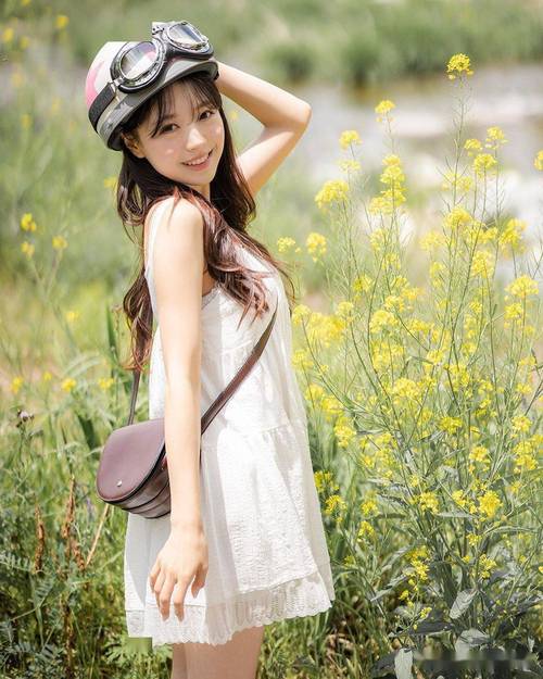 外景拍照怎么摆姿势好看三个人的图1