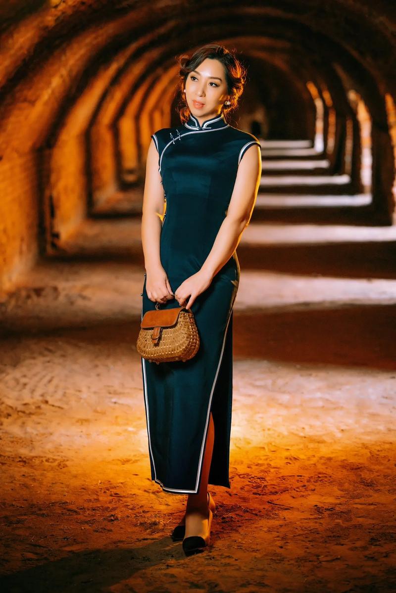 旗袍拍照姿势摆法图图3