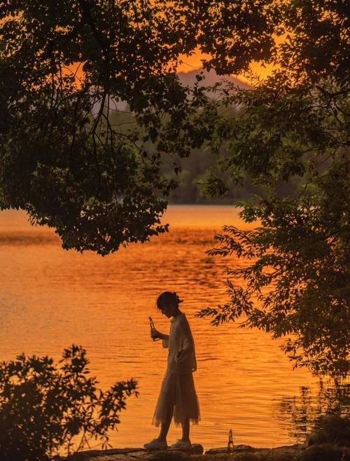 海边拍照怎么摆姿势好看图2